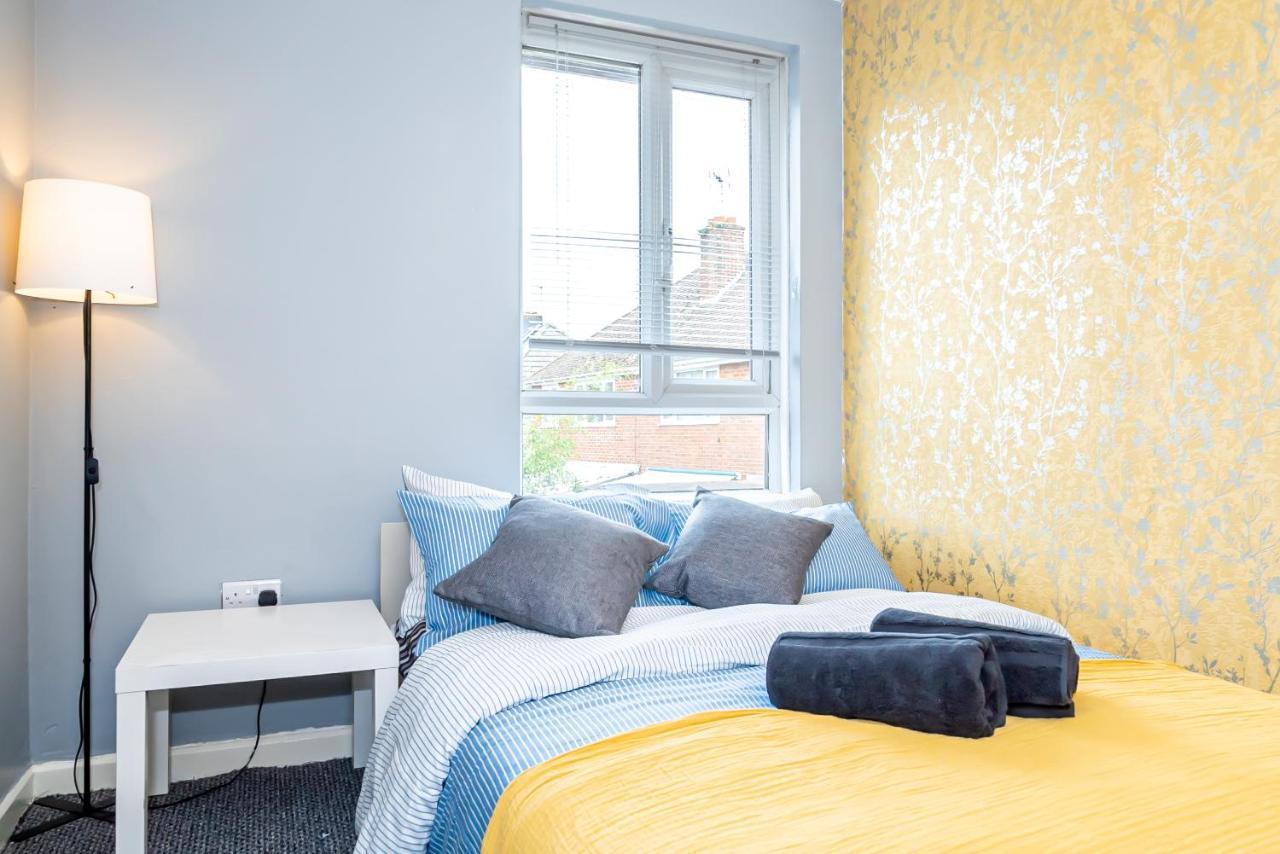 Shirley House 3, Guest House, Self Catering, Self Check In With Smart Locks, Use Of Fully Equipped Kitchen, Close To City Centre, Ideal For Longer Stays, Walking Distance To Bat, 20 Min Drive To Fawley Refinery, Excellent Transport Links Саутхамптън Екстериор снимка