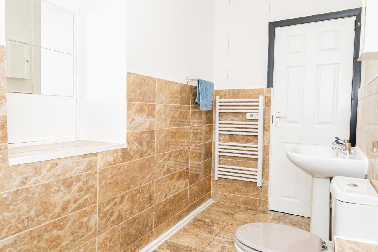 Shirley House 3, Guest House, Self Catering, Self Check In With Smart Locks, Use Of Fully Equipped Kitchen, Close To City Centre, Ideal For Longer Stays, Walking Distance To Bat, 20 Min Drive To Fawley Refinery, Excellent Transport Links Саутхамптън Екстериор снимка