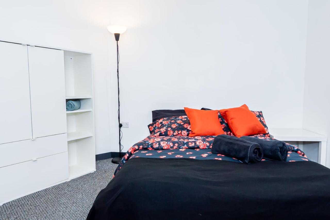 Shirley House 3, Guest House, Self Catering, Self Check In With Smart Locks, Use Of Fully Equipped Kitchen, Close To City Centre, Ideal For Longer Stays, Walking Distance To Bat, 20 Min Drive To Fawley Refinery, Excellent Transport Links Саутхамптън Екстериор снимка