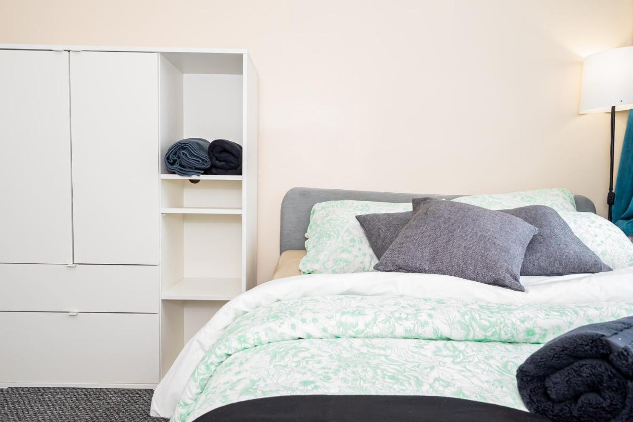 Shirley House 3, Guest House, Self Catering, Self Check In With Smart Locks, Use Of Fully Equipped Kitchen, Close To City Centre, Ideal For Longer Stays, Walking Distance To Bat, 20 Min Drive To Fawley Refinery, Excellent Transport Links Саутхамптън Екстериор снимка
