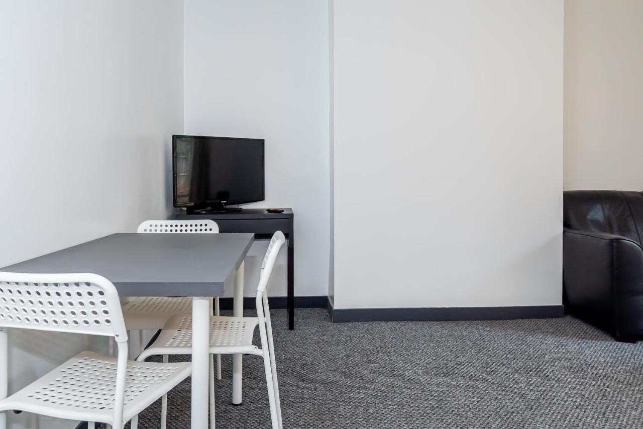 Shirley House 3, Guest House, Self Catering, Self Check In With Smart Locks, Use Of Fully Equipped Kitchen, Close To City Centre, Ideal For Longer Stays, Walking Distance To Bat, 20 Min Drive To Fawley Refinery, Excellent Transport Links Саутхамптън Екстериор снимка