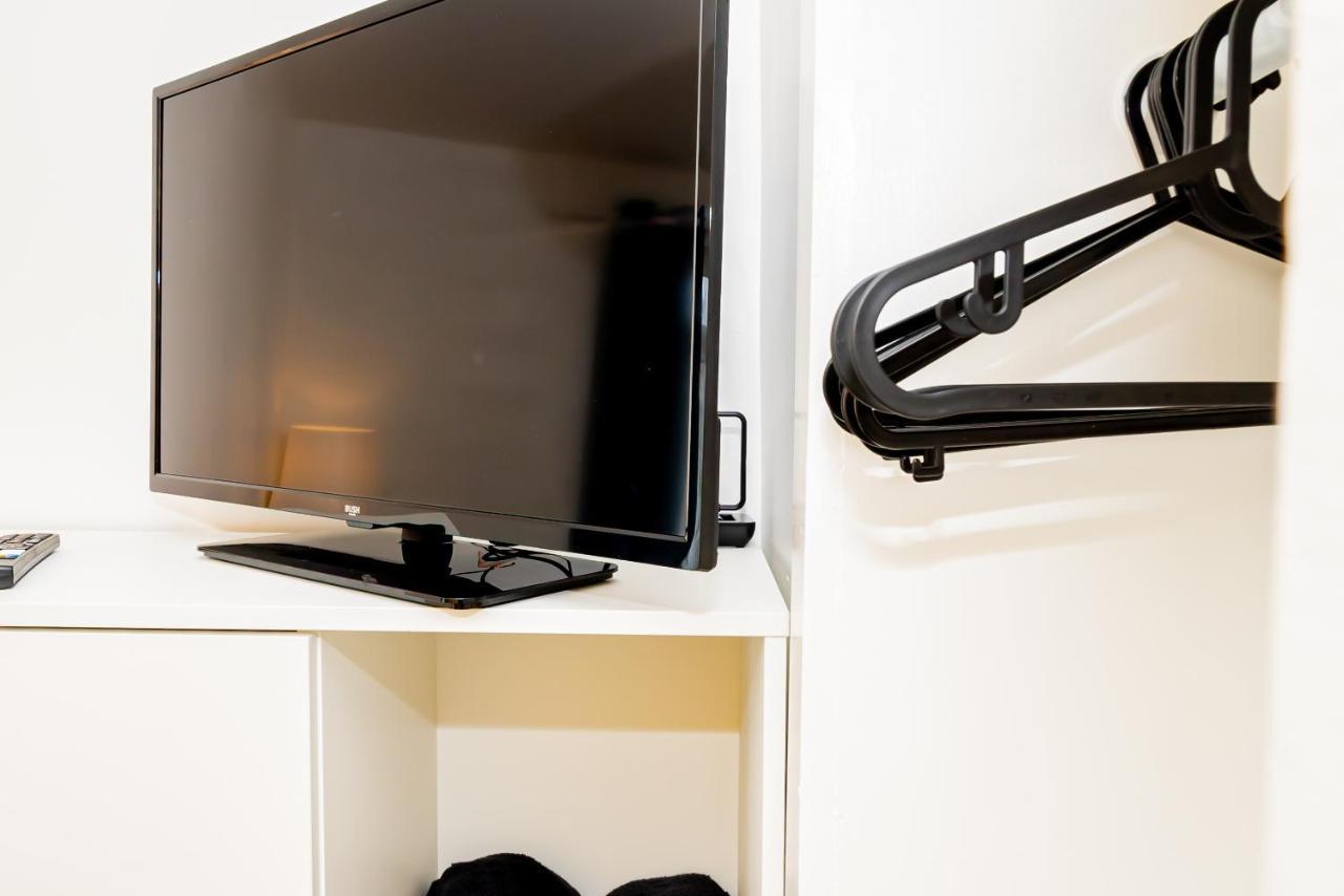 Shirley House 3, Guest House, Self Catering, Self Check In With Smart Locks, Use Of Fully Equipped Kitchen, Close To City Centre, Ideal For Longer Stays, Walking Distance To Bat, 20 Min Drive To Fawley Refinery, Excellent Transport Links Саутхамптън Екстериор снимка