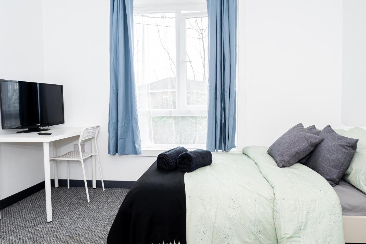Shirley House 3, Guest House, Self Catering, Self Check In With Smart Locks, Use Of Fully Equipped Kitchen, Close To City Centre, Ideal For Longer Stays, Walking Distance To Bat, 20 Min Drive To Fawley Refinery, Excellent Transport Links Саутхамптън Екстериор снимка