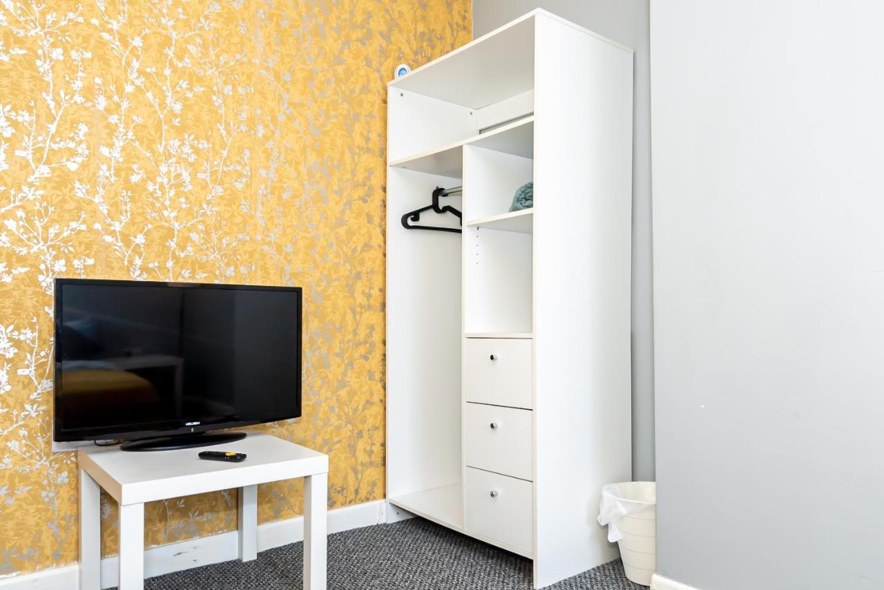 Shirley House 3, Guest House, Self Catering, Self Check In With Smart Locks, Use Of Fully Equipped Kitchen, Close To City Centre, Ideal For Longer Stays, Walking Distance To Bat, 20 Min Drive To Fawley Refinery, Excellent Transport Links Саутхамптън Екстериор снимка