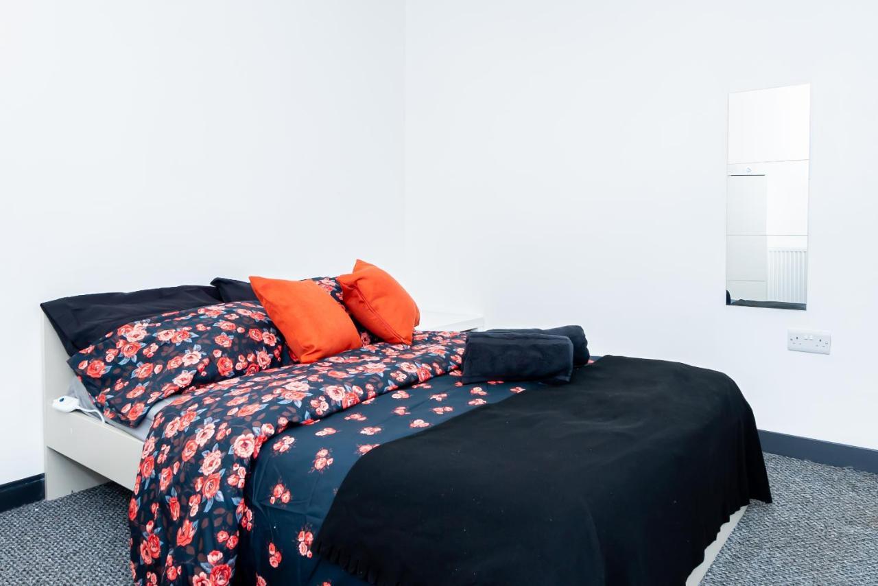 Shirley House 3, Guest House, Self Catering, Self Check In With Smart Locks, Use Of Fully Equipped Kitchen, Close To City Centre, Ideal For Longer Stays, Walking Distance To Bat, 20 Min Drive To Fawley Refinery, Excellent Transport Links Саутхамптън Екстериор снимка