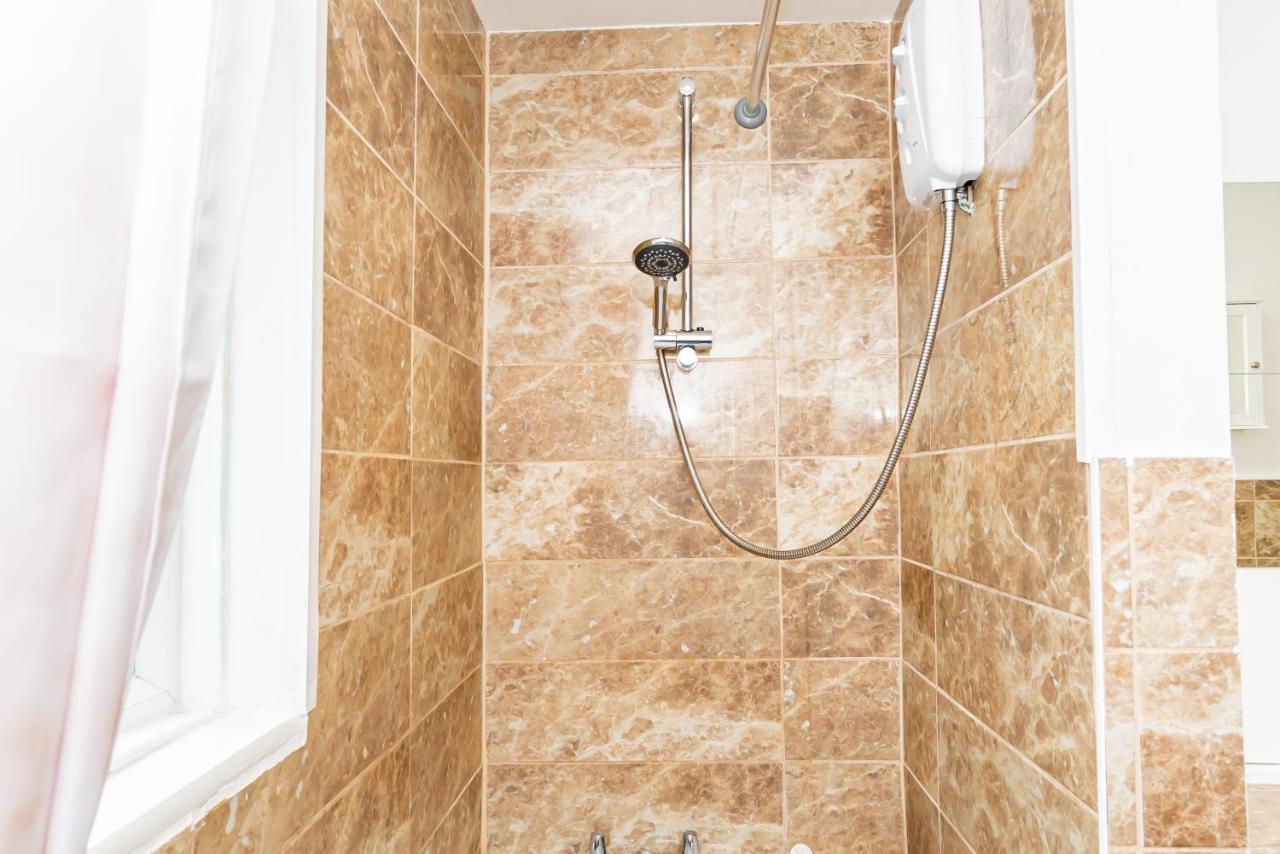 Shirley House 3, Guest House, Self Catering, Self Check In With Smart Locks, Use Of Fully Equipped Kitchen, Close To City Centre, Ideal For Longer Stays, Walking Distance To Bat, 20 Min Drive To Fawley Refinery, Excellent Transport Links Саутхамптън Екстериор снимка