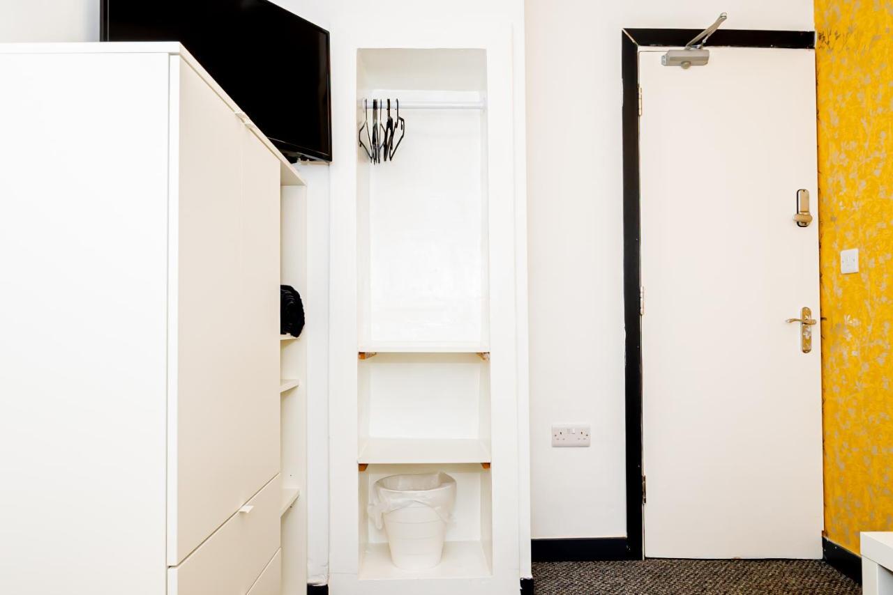 Shirley House 3, Guest House, Self Catering, Self Check In With Smart Locks, Use Of Fully Equipped Kitchen, Close To City Centre, Ideal For Longer Stays, Walking Distance To Bat, 20 Min Drive To Fawley Refinery, Excellent Transport Links Саутхамптън Екстериор снимка
