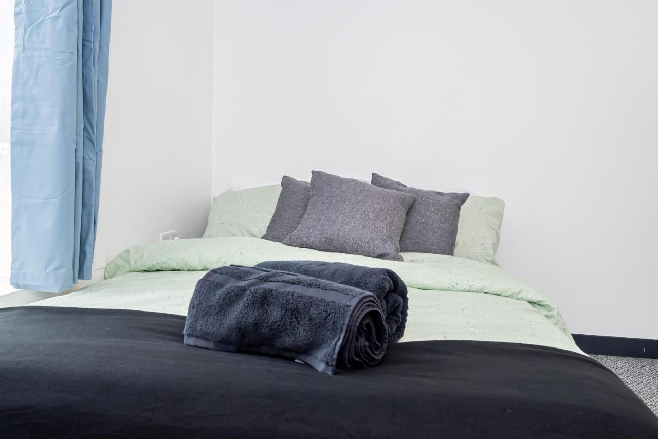 Shirley House 3, Guest House, Self Catering, Self Check In With Smart Locks, Use Of Fully Equipped Kitchen, Close To City Centre, Ideal For Longer Stays, Walking Distance To Bat, 20 Min Drive To Fawley Refinery, Excellent Transport Links Саутхамптън Екстериор снимка