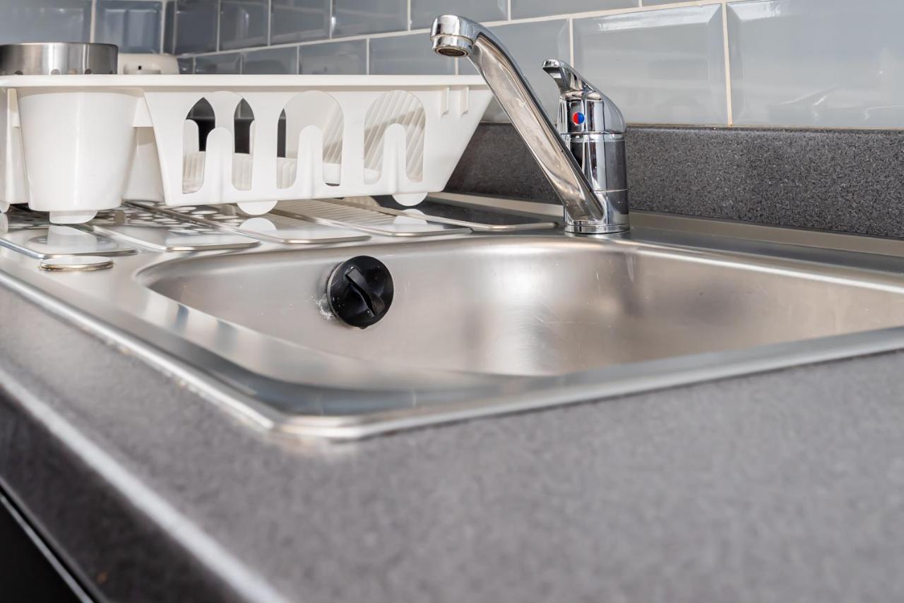 Shirley House 3, Guest House, Self Catering, Self Check In With Smart Locks, Use Of Fully Equipped Kitchen, Close To City Centre, Ideal For Longer Stays, Walking Distance To Bat, 20 Min Drive To Fawley Refinery, Excellent Transport Links Саутхамптън Екстериор снимка