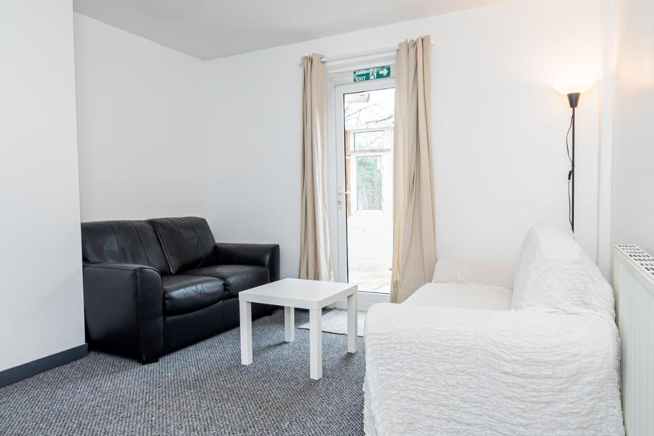 Shirley House 3, Guest House, Self Catering, Self Check In With Smart Locks, Use Of Fully Equipped Kitchen, Close To City Centre, Ideal For Longer Stays, Walking Distance To Bat, 20 Min Drive To Fawley Refinery, Excellent Transport Links Саутхамптън Екстериор снимка