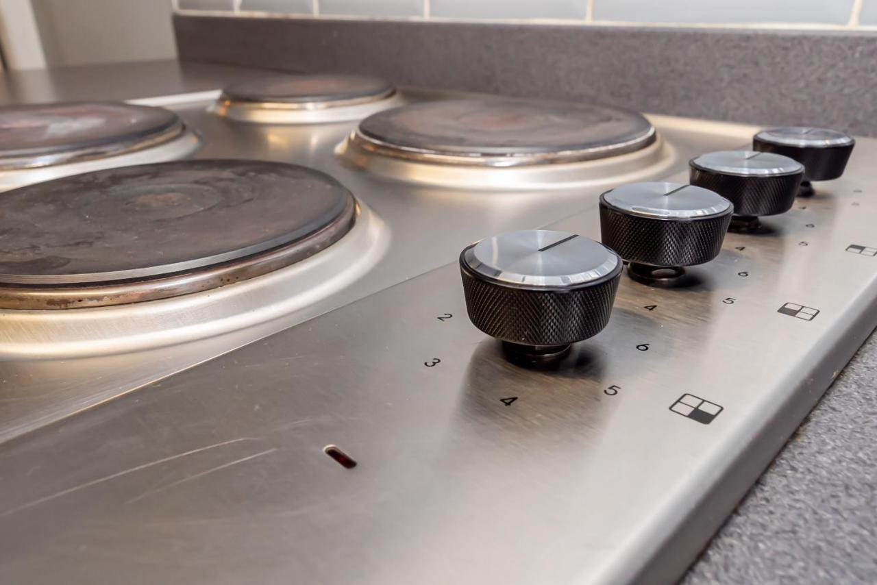 Shirley House 3, Guest House, Self Catering, Self Check In With Smart Locks, Use Of Fully Equipped Kitchen, Close To City Centre, Ideal For Longer Stays, Walking Distance To Bat, 20 Min Drive To Fawley Refinery, Excellent Transport Links Саутхамптън Екстериор снимка
