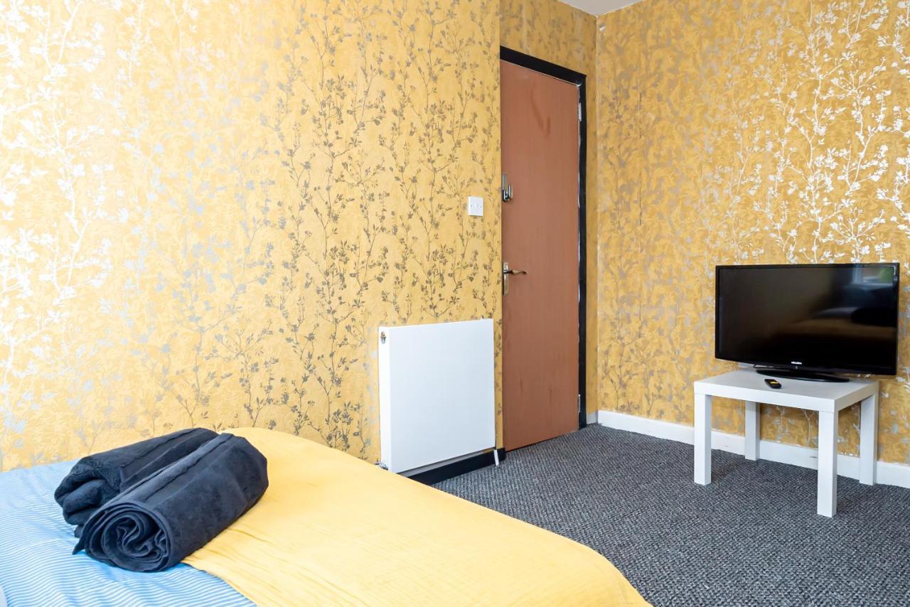 Shirley House 3, Guest House, Self Catering, Self Check In With Smart Locks, Use Of Fully Equipped Kitchen, Close To City Centre, Ideal For Longer Stays, Walking Distance To Bat, 20 Min Drive To Fawley Refinery, Excellent Transport Links Саутхамптън Екстериор снимка