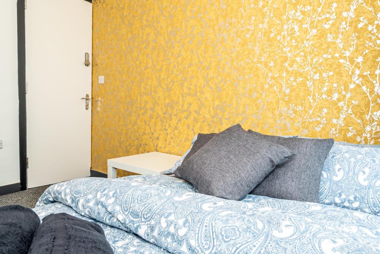 Shirley House 3, Guest House, Self Catering, Self Check In With Smart Locks, Use Of Fully Equipped Kitchen, Close To City Centre, Ideal For Longer Stays, Walking Distance To Bat, 20 Min Drive To Fawley Refinery, Excellent Transport Links Саутхамптън Екстериор снимка